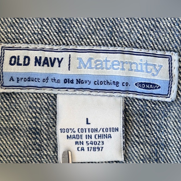 Old Navy Maternity Jean Jacket Distressed Size‎ Large - Picture 6 of 9
